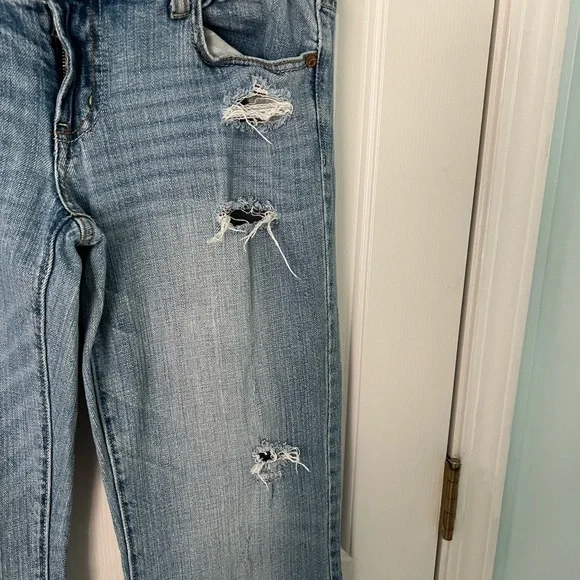 American Eagle Distressed Jeans - Picture 7 of 10
